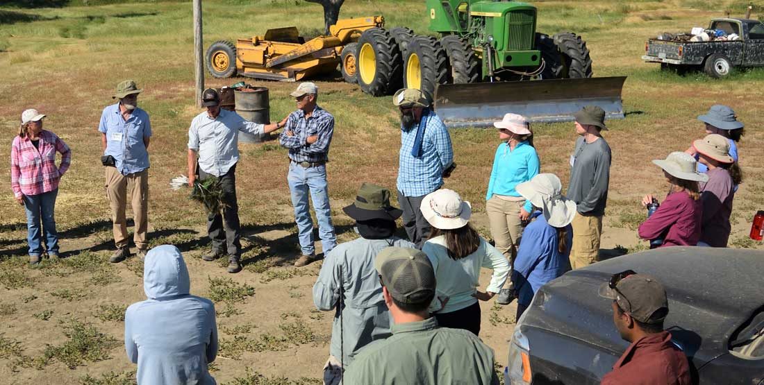 Meeting with Jerry and Les Thomas to learn more about their experience ranching in the Hell Creek area. 